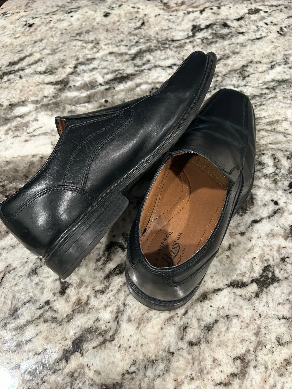 Bass Men's Glenn Black Leather Slip-On Dress Shoes